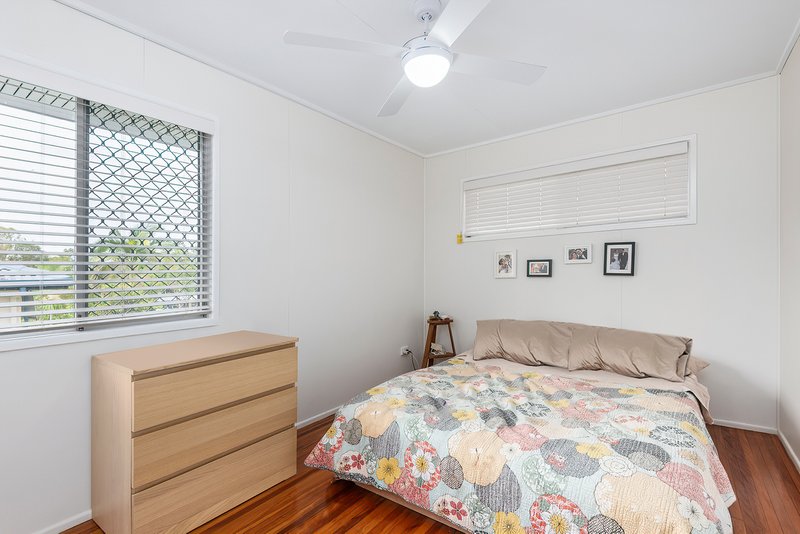 Photo - 15 Tonlegee Street, Ferny Grove QLD 4055 - Image 5