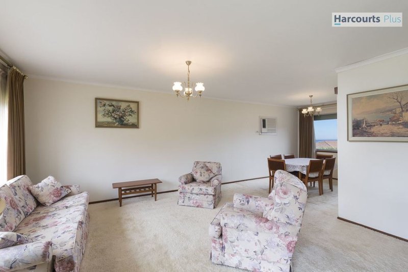 Photo - 15 Tornado Avenue, Hallett Cove SA 5158 - Image 4