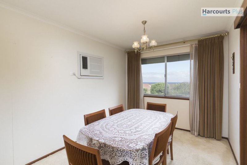 Photo - 15 Tornado Avenue, Hallett Cove SA 5158 - Image 5