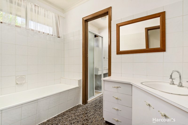 Photo - 15 Toulon Drive, Templestowe Lower VIC 3107 - Image 8