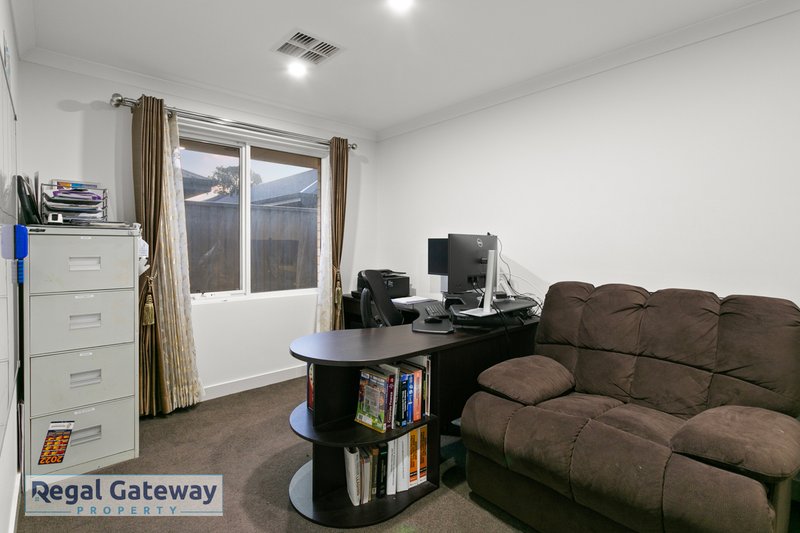 Photo - 15 Towarri Way, Wandi WA 6167 - Image 11