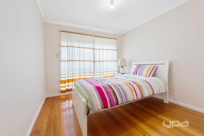 Photo - 15 Trelawny Place, Kings Park VIC 3021 - Image 7