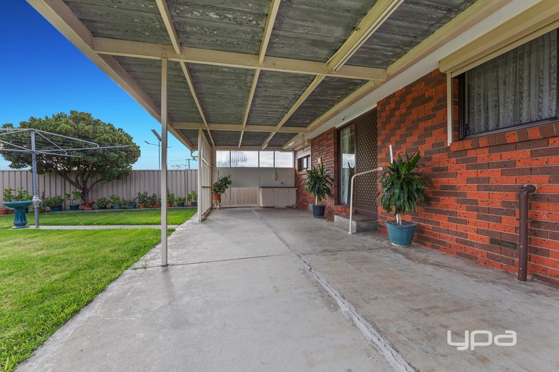 Photo - 15 Trelawny Place, Kings Park VIC 3021 - Image 10