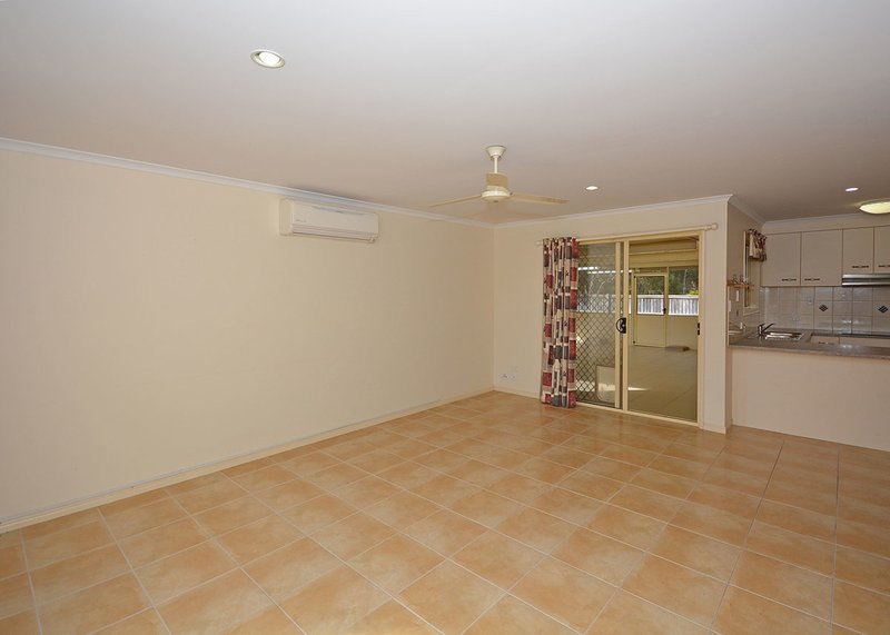 Photo - 15 Trill Court, Urangan QLD 4655 - Image 14