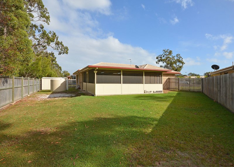 Photo - 15 Trill Court, Urangan QLD 4655 - Image 17