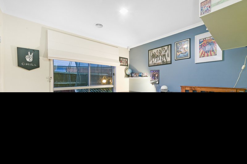 Photo - 15 Tulip Grove, Cranbourne VIC 3977 - Image 13