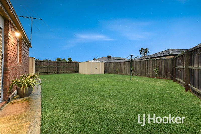 Photo - 15 Tulip Grove, Cranbourne VIC 3977 - Image 17