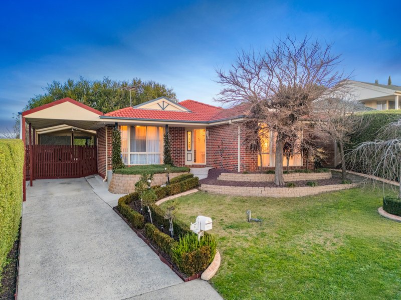 15 Tuscany Rise, Pakenham VIC 3810