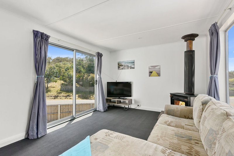 Photo - 15 Ulvergerne Street, Dodges Ferry TAS 7173 - Image 6