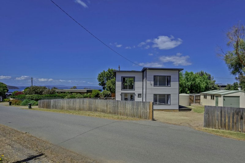 Photo - 15 Ulvergerne Street, Dodges Ferry TAS 7173 - Image 16