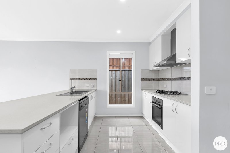 Photo - 15 Unison Drive, Clyde VIC 3978 - Image 9