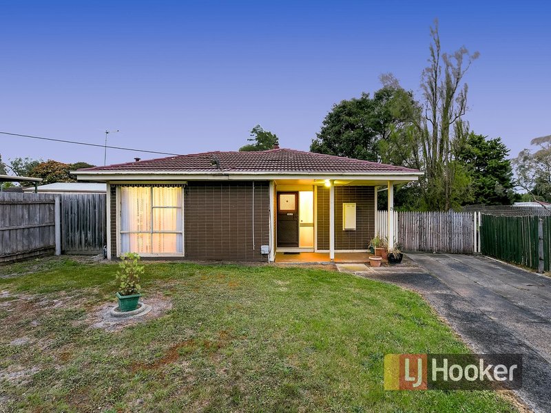 15 Valepark Crescent, Cranbourne VIC 3977