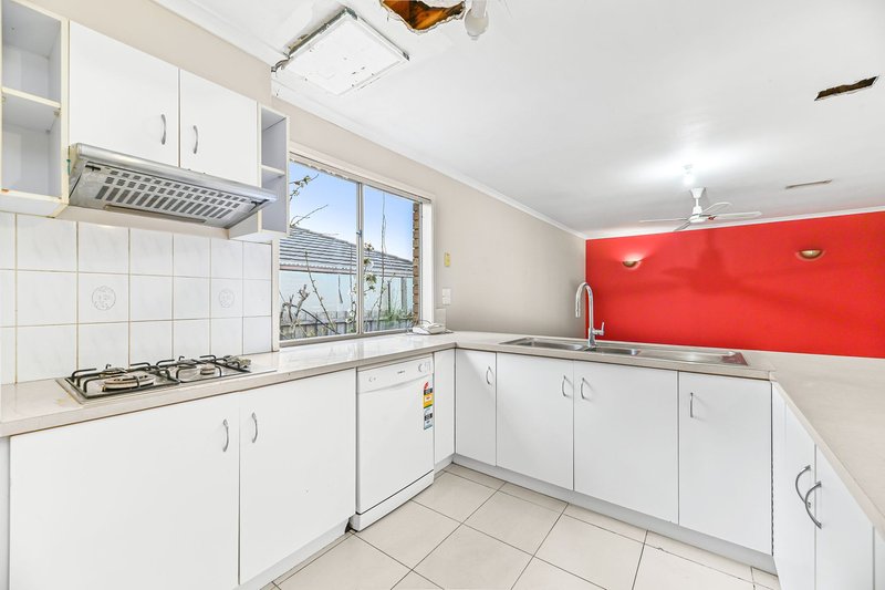 Photo - 15 Valley View Rise, Hampton Park VIC 3976 - Image 8