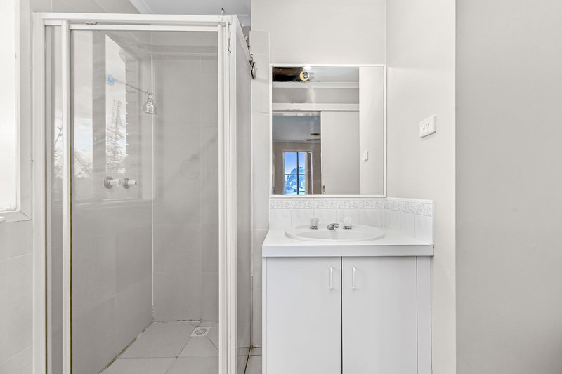 Photo - 15 Valley View Rise, Hampton Park VIC 3976 - Image 14