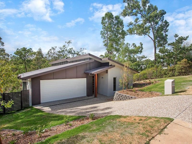 Photo - 15 Verbena Crescent, Brookwater QLD 4300 - Image 1