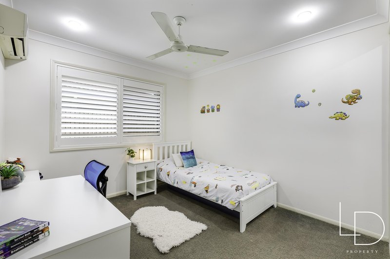 Photo - 15 Victor Avenue, Glenella QLD 4740 - Image 16