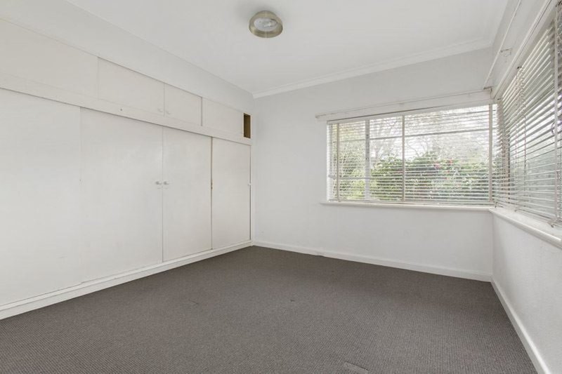 Photo - 15 Virginia Street, Mount Waverley VIC 3149 - Image 7