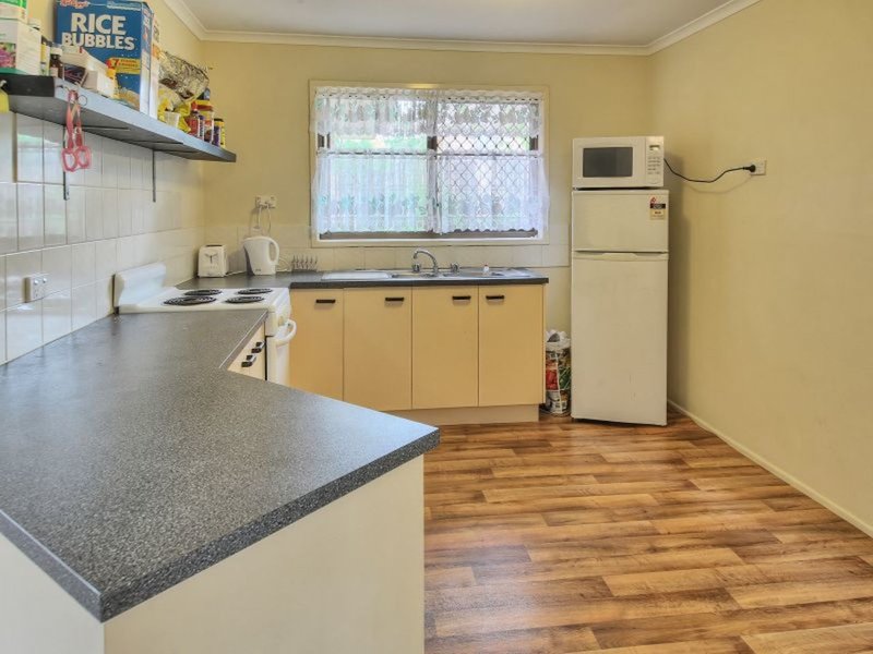 Photo - 15 Wade Court, Boronia Heights QLD 4124 - Image 2