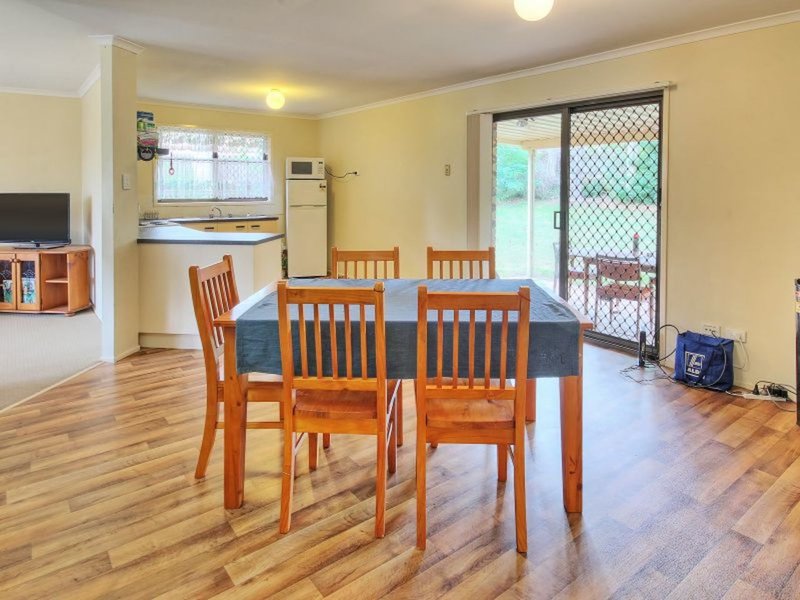 Photo - 15 Wade Court, Boronia Heights QLD 4124 - Image 4