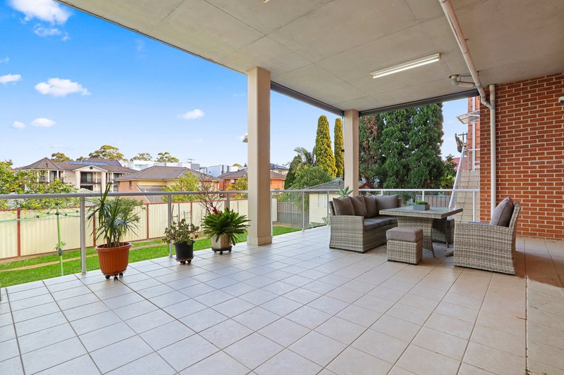 Photo - 15 Wagstaff Street, Edensor Park NSW 2176 - Image 9