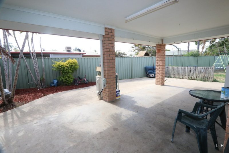 Photo - 15 Waldby Court, Emerald QLD 4720 - Image 12