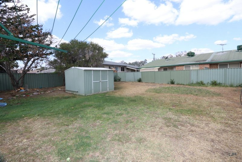 Photo - 15 Waldby Court, Emerald QLD 4720 - Image 14