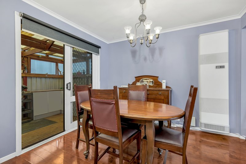 Photo - 15 Wallara Road, Werribee VIC 3030 - Image 4