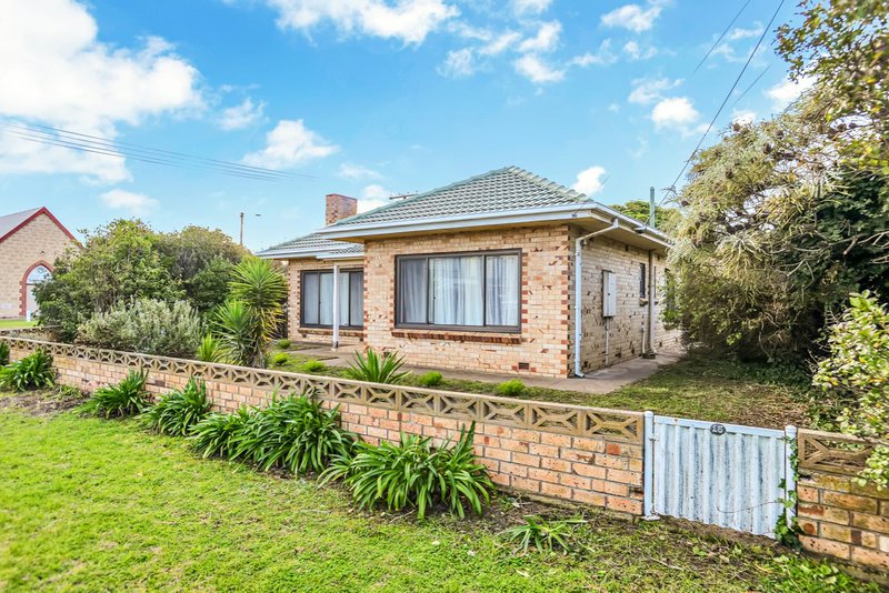 Photo - 15 Warne Street, Victor Harbor SA 5211 - Image 2