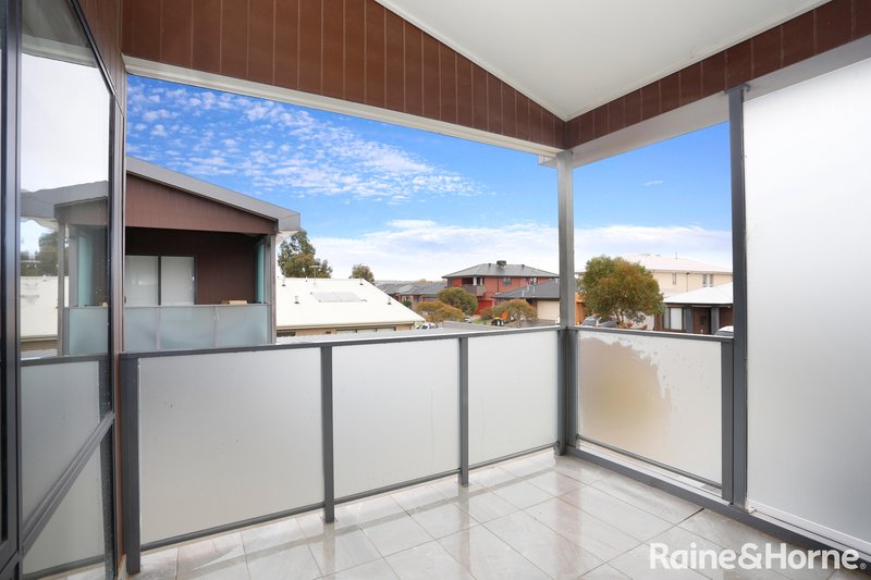 Photo - 1/5 Water Fern Grove, Greenvale VIC 3059 - Image 7