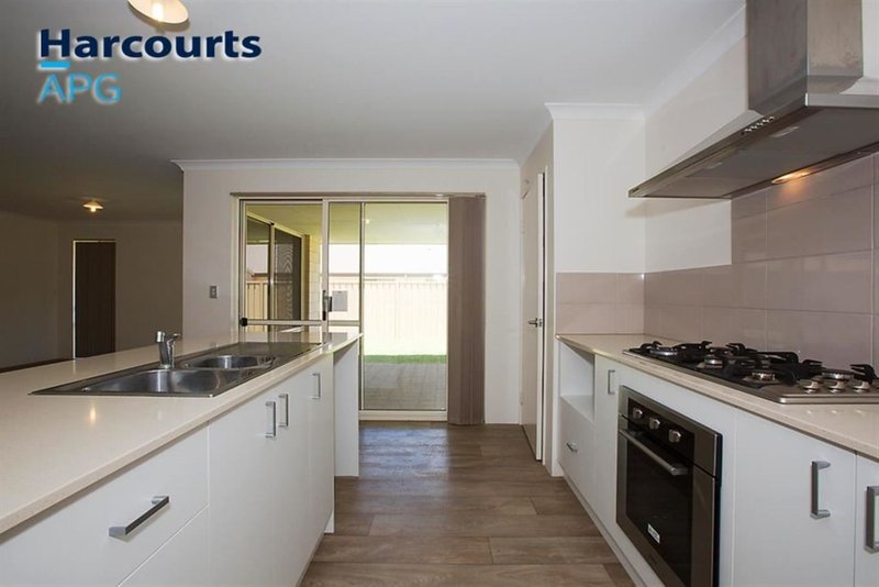 Photo - 15 Waterford Way, Australind WA 6233 - Image 5