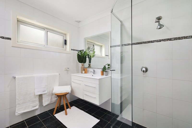 Photo - 15 Watson Avenue, Tumbi Umbi NSW 2261 - Image 6