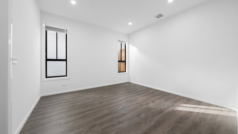 Photo - 15 Wattlebird Street, Beveridge VIC 3753 - Image 7