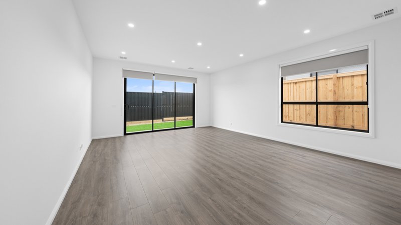 Photo - 15 Wattlebird Street, Beveridge VIC 3753 - Image 10