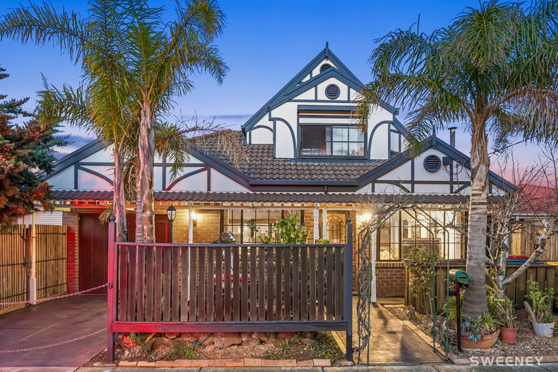 Photo - 15 Weaver Court, Altona Meadows VIC 3028 - Image 1
