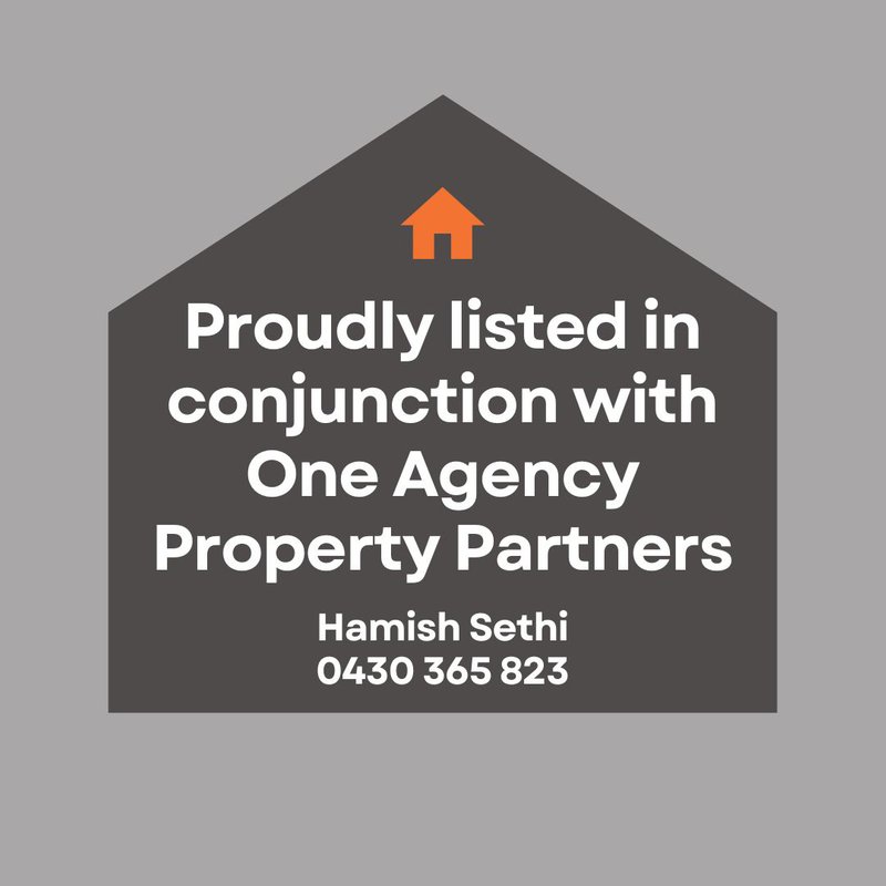 Photo - 15 Weaver Court, Altona Meadows VIC 3028 - Image 2