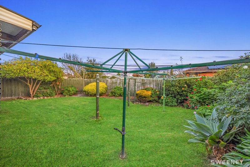Photo - 15 Weaver Court, Altona Meadows VIC 3028 - Image 16
