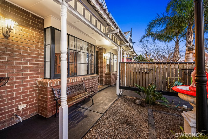 Photo - 15 Weaver Court, Altona Meadows VIC 3028 - Image 18