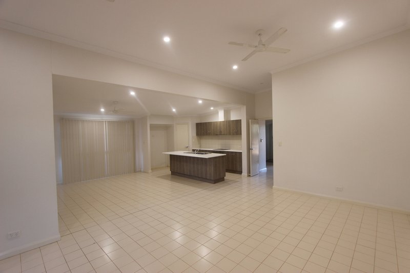 Photo - 15 Wedgetail Eagle Avenue, Nickol WA 6714 - Image 3