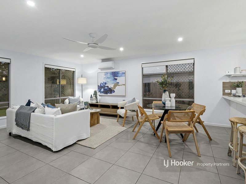 Photo - 15 Weedbrook Street, Park Ridge QLD 4125 - Image 4