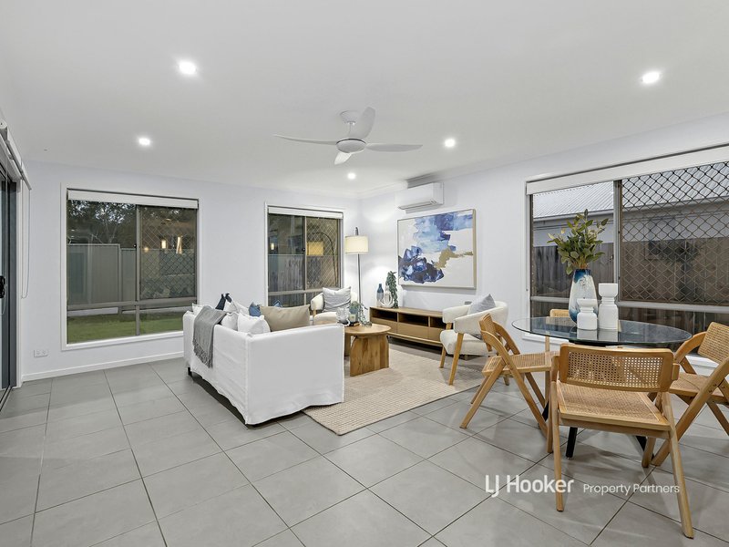 Photo - 15 Weedbrook Street, Park Ridge QLD 4125 - Image 6