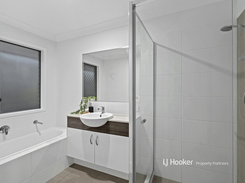 Photo - 15 Weedbrook Street, Park Ridge QLD 4125 - Image 14