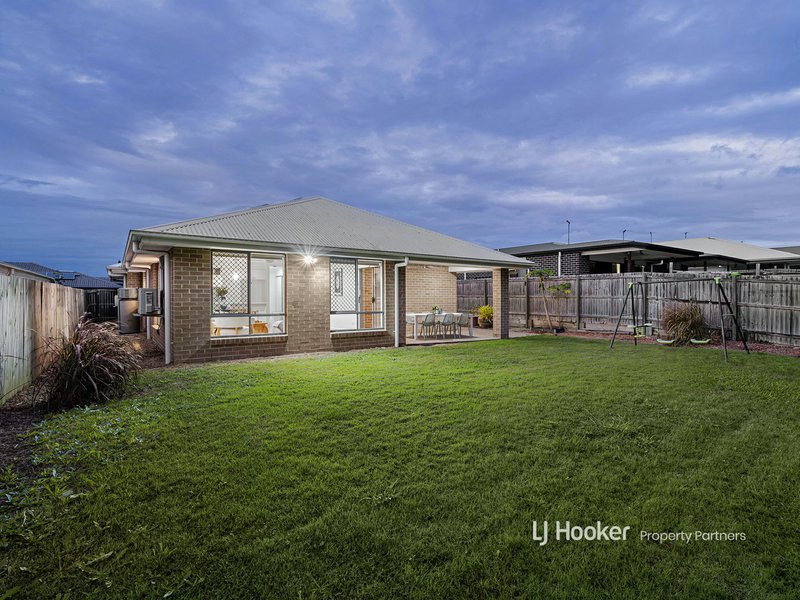 Photo - 15 Weedbrook Street, Park Ridge QLD 4125 - Image 16