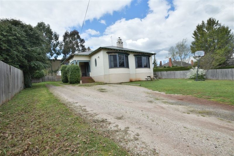 Photo - 15 West Goderich St , Deloraine TAS 7304 - Image 2