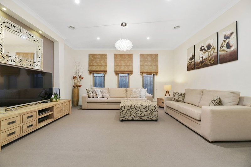 Photo - 15 Weston Street, Keysborough VIC 3173 - Image 7