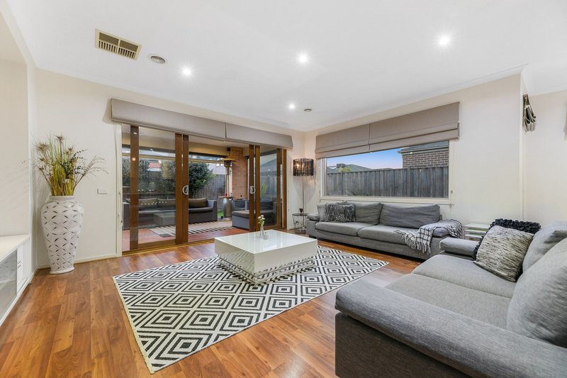 Photo - 15 Weston Street, Keysborough VIC 3173 - Image 5