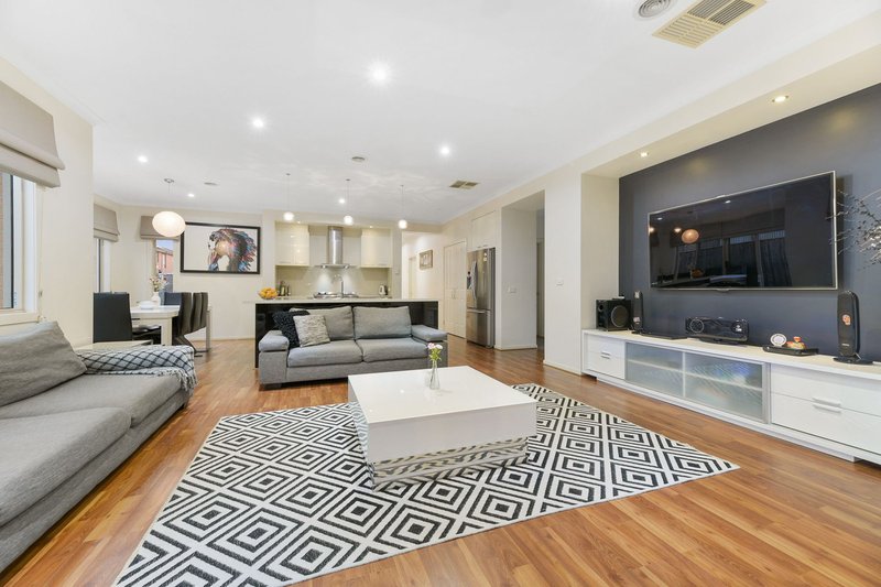 Photo - 15 Weston Street, Keysborough VIC 3173 - Image 6