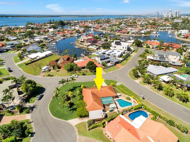 15 Wewak Avenue, Runaway Bay QLD 4216