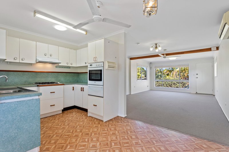 Photo - 15 Whistler Street, Bli Bli QLD 4560 - Image 2