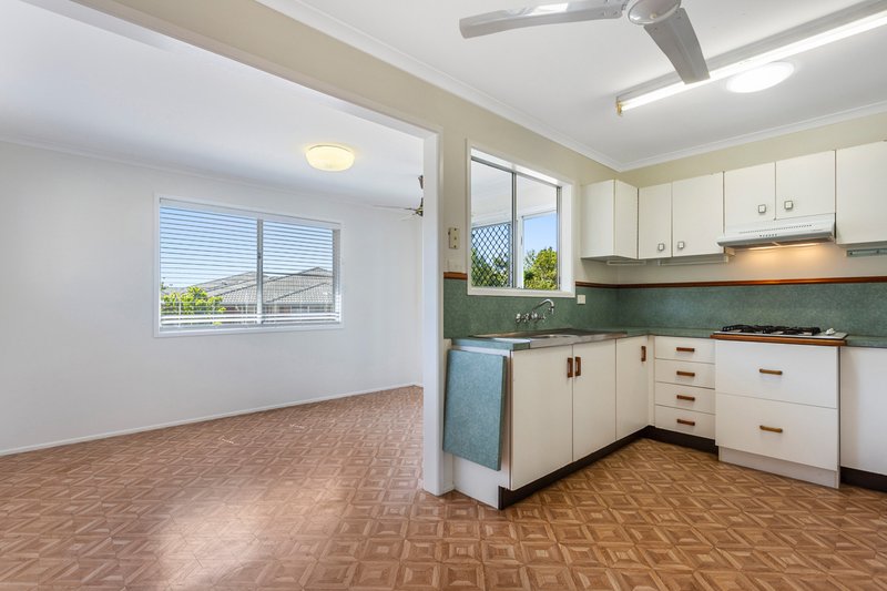 Photo - 15 Whistler Street, Bli Bli QLD 4560 - Image 3