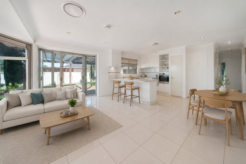 Photo - 15 White Cliffs Avenue, Hoxton Park NSW 2171 - Image 5